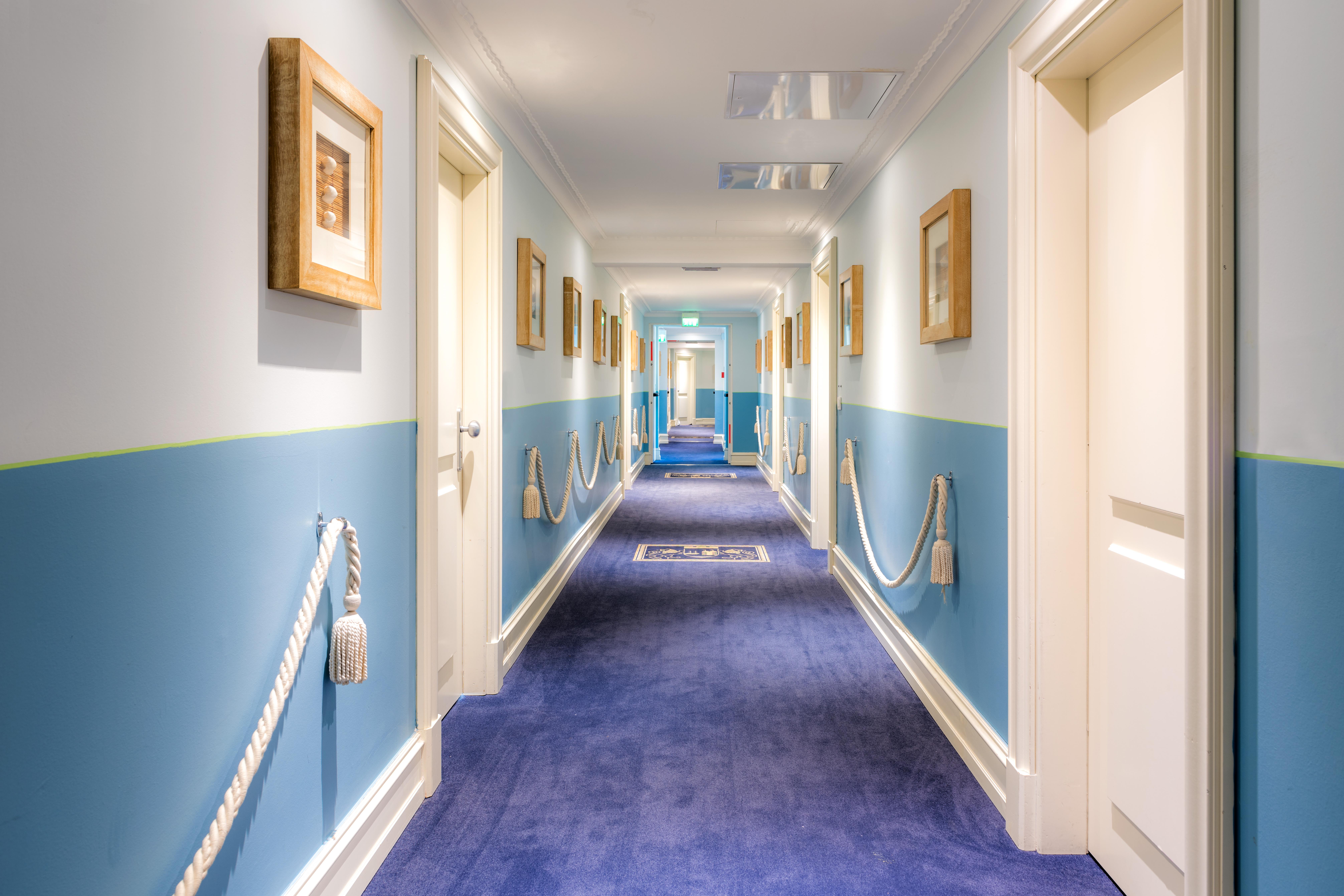Grand Hotel Bristol Spa Resort, By R Collection Hotels Rapallo Esterno foto A typical hotel corridor