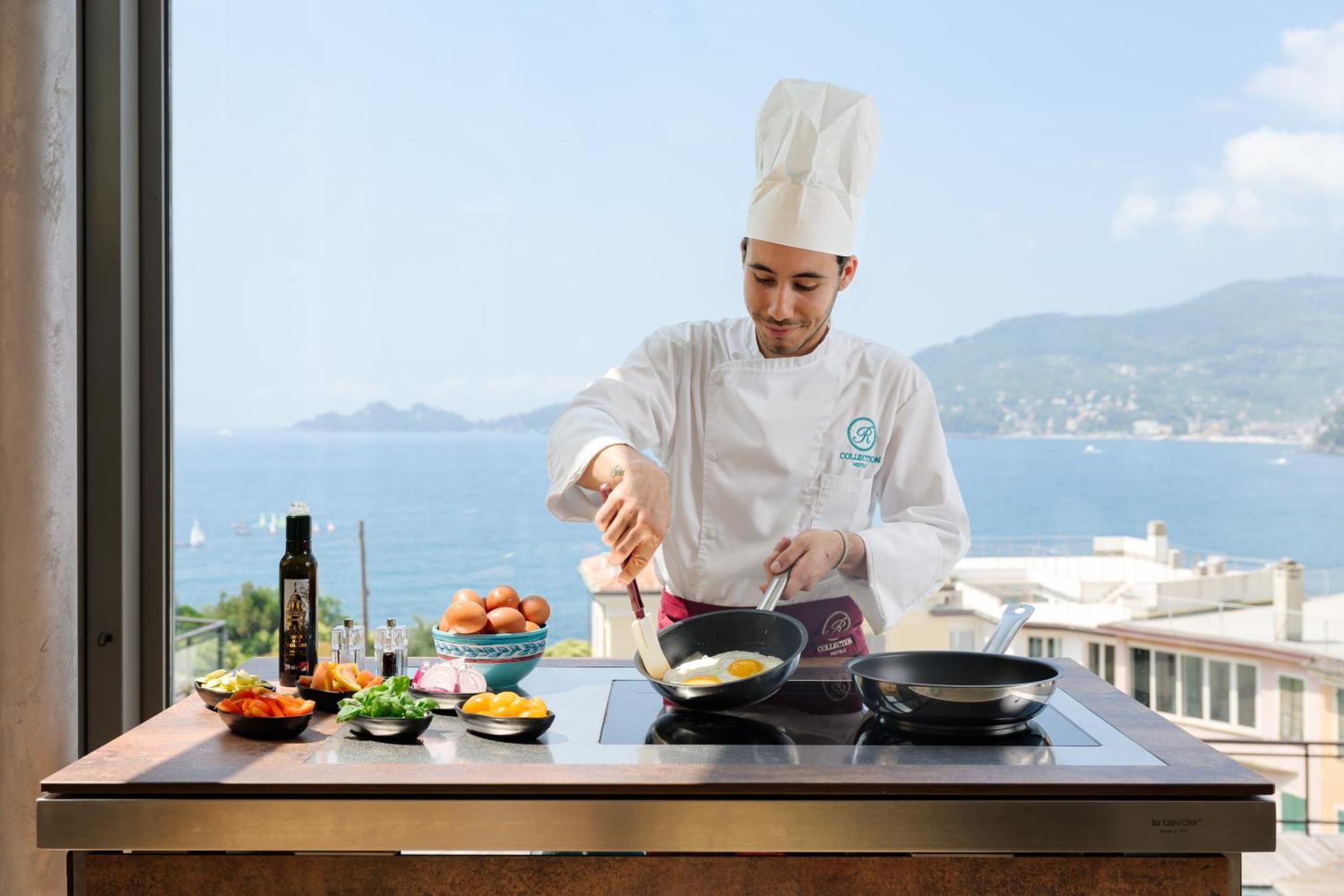 Grand Hotel Bristol Spa Resort, By R Collection Hotels Rapallo Esterno foto A chef cooking