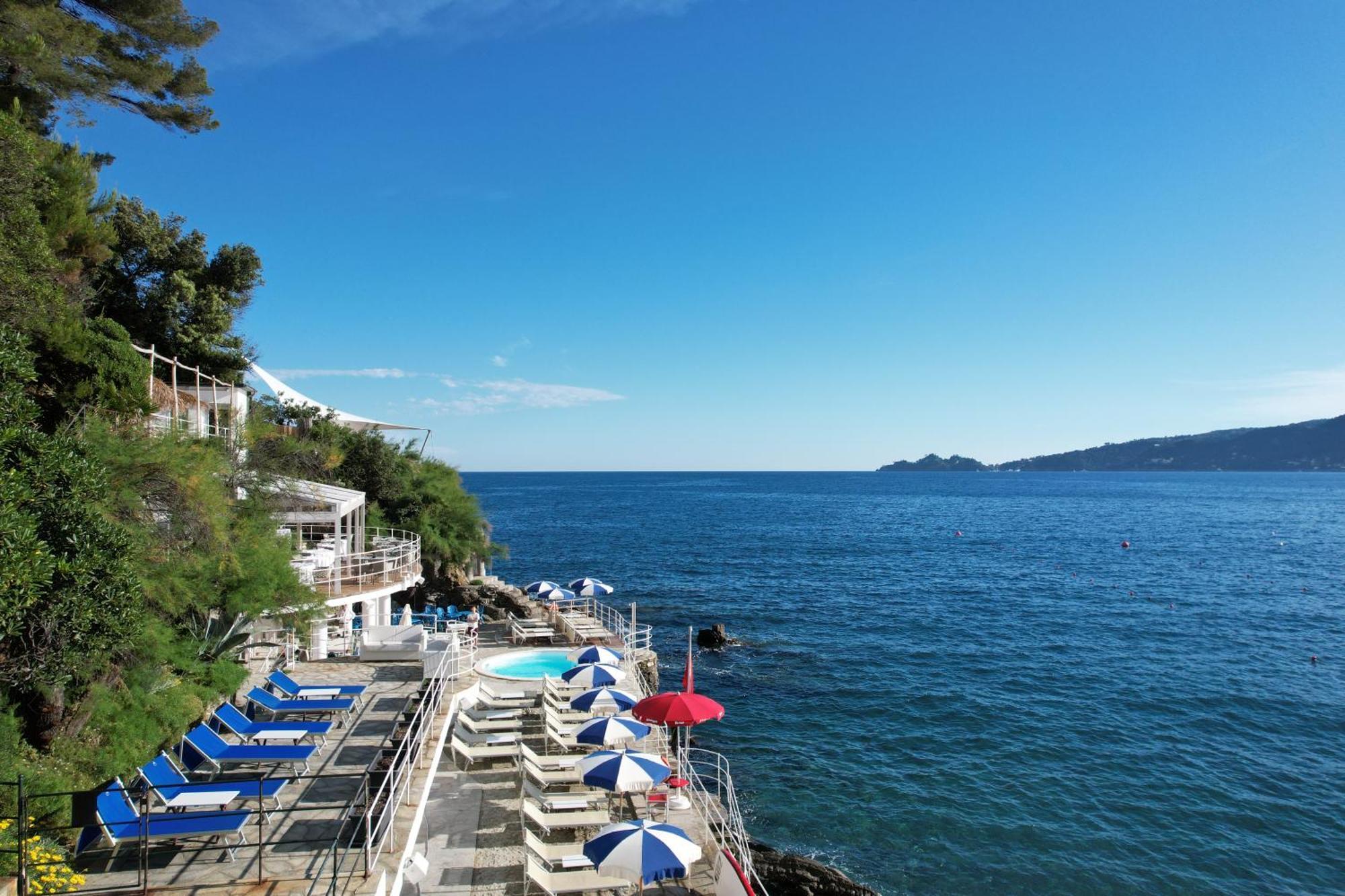 Grand Hotel Bristol Spa Resort, By R Collection Hotels Rapallo Esterno foto View of the Bay of Naples from the Hotel Axelmannstein